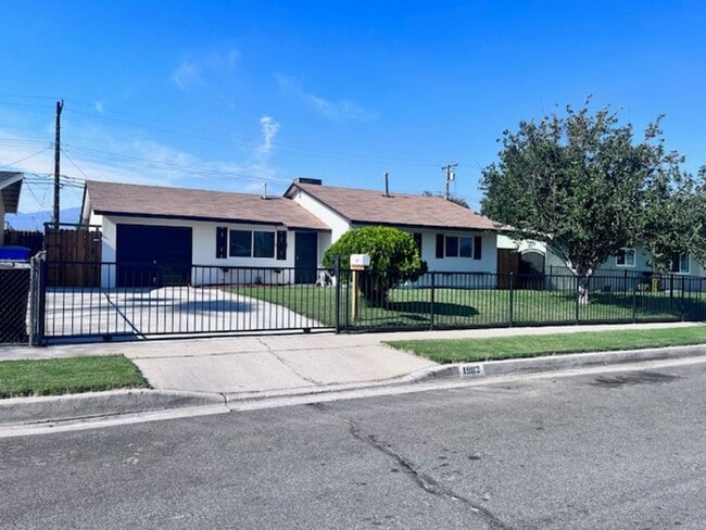 1982 Magnolia Ave W in San Bernardino, CA - Building Photo - Building Photo