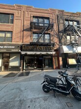 25-21 Steinway St in Astoria, NY - Building Photo - Building Photo