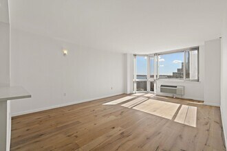 20 2nd St in Jersey City, NJ - Building Photo - Building Photo