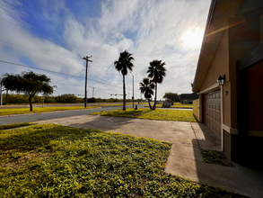 29 Alberta Dr in Brownsville, TX - Foto de edificio - Building Photo