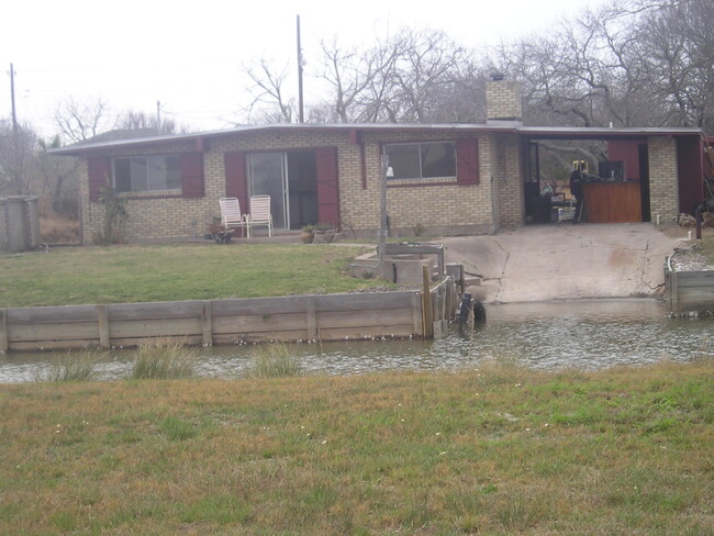 109 Pintail Ln in Rockport, TX - Building Photo - Building Photo