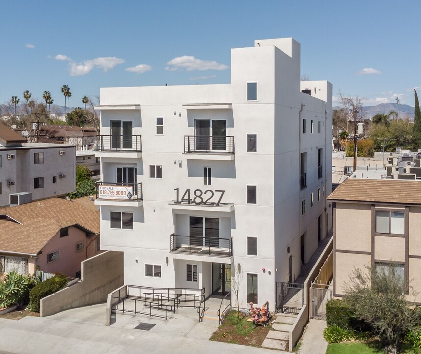 14827 Victory in Van Nuys, CA - Building Photo