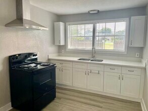 906 Fields St in Richmond, TX - Building Photo - Building Photo