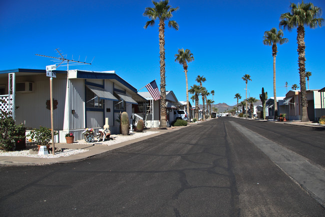 Meridian Mobile Home Park in Apache Junction, AZ - Foto de edificio - Building Photo