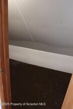 112 1st St in Olyphant, PA - Building Photo - Building Photo