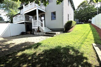 154 Bigelow St, Unit 2 in Boston, MA - Building Photo - Building Photo