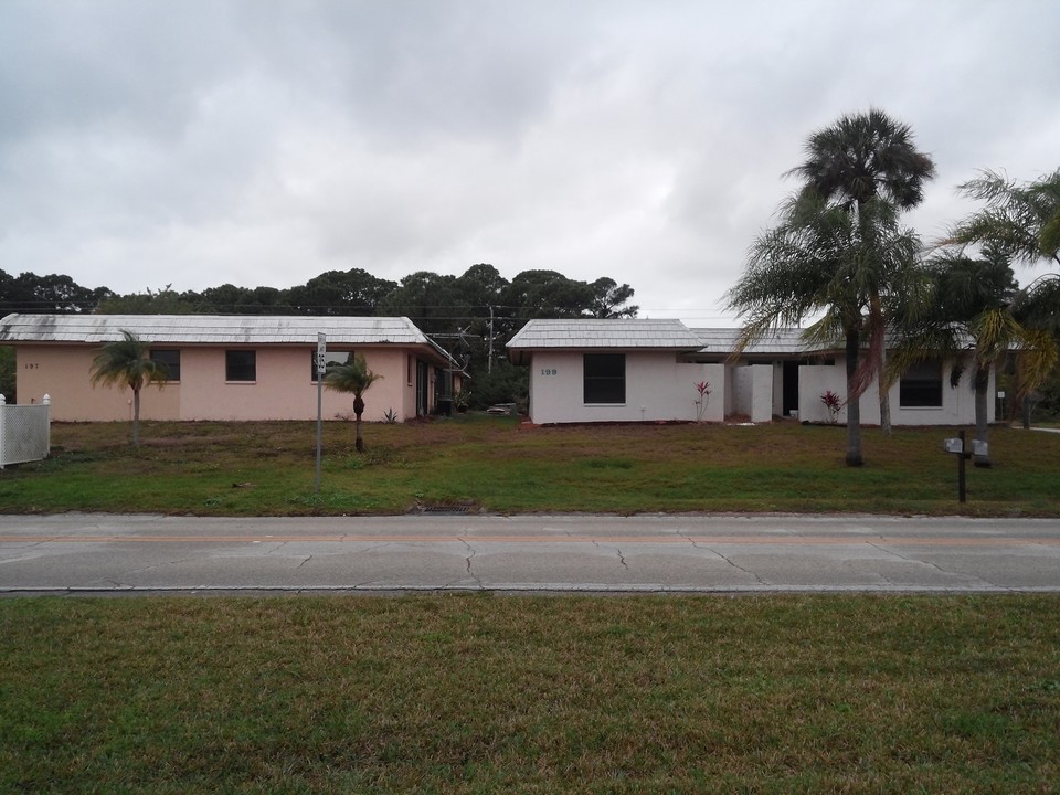 197 Boundary Blvd in Rotonda West, FL - Building Photo