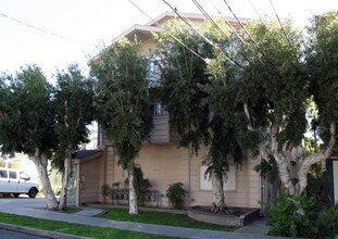 3022 E 15th St. in Long Beach, CA - Building Photo - Building Photo