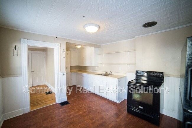 11 Cottage St in Bangor, ME - Building Photo - Building Photo