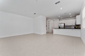 9839 Walkway Dr in Orlando, FL - Building Photo - Building Photo
