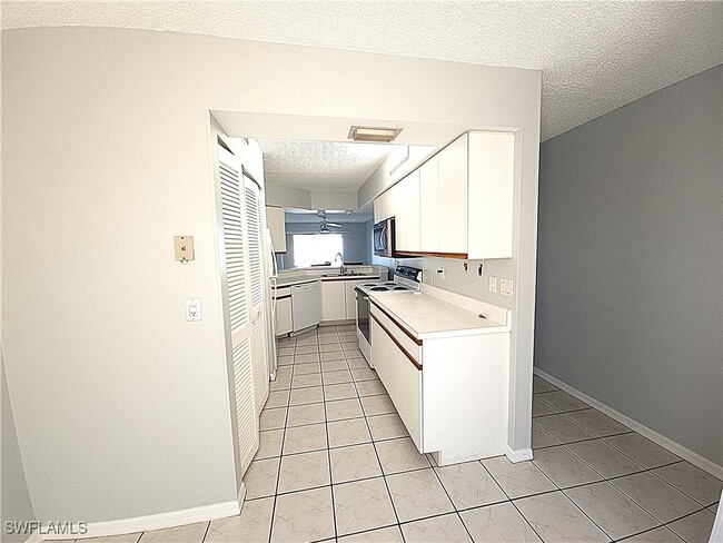 161 Wading Bird Cir in Naples, FL - Building Photo - Building Photo