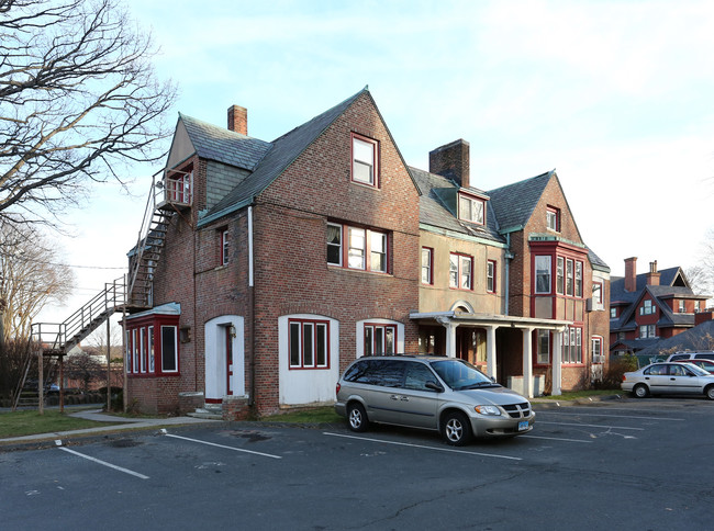 Grove Street Apartments in Waterbury, CT - Foto de edificio - Building Photo