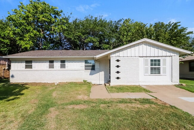 property at 516 Elizabeth Ln