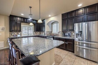 6367 White Heron Ct in Las Vegas, NV - Foto de edificio - Building Photo