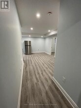 306 Cedar Hedge Rd in Milton, ON - Building Photo - Building Photo