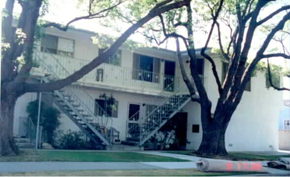 1645 Beech Ave in Torrance, CA - Foto de edificio - Building Photo