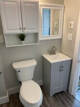694 Ten Rod Rd, Unit Apt A in North Kingstown, RI - Building Photo - Building Photo