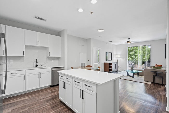 The Avery on Southwestern in Dallas, TX - Building Photo - Building Photo
