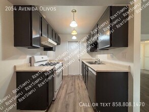 2054 Avenida Olivos in Hemet, CA - Building Photo - Building Photo