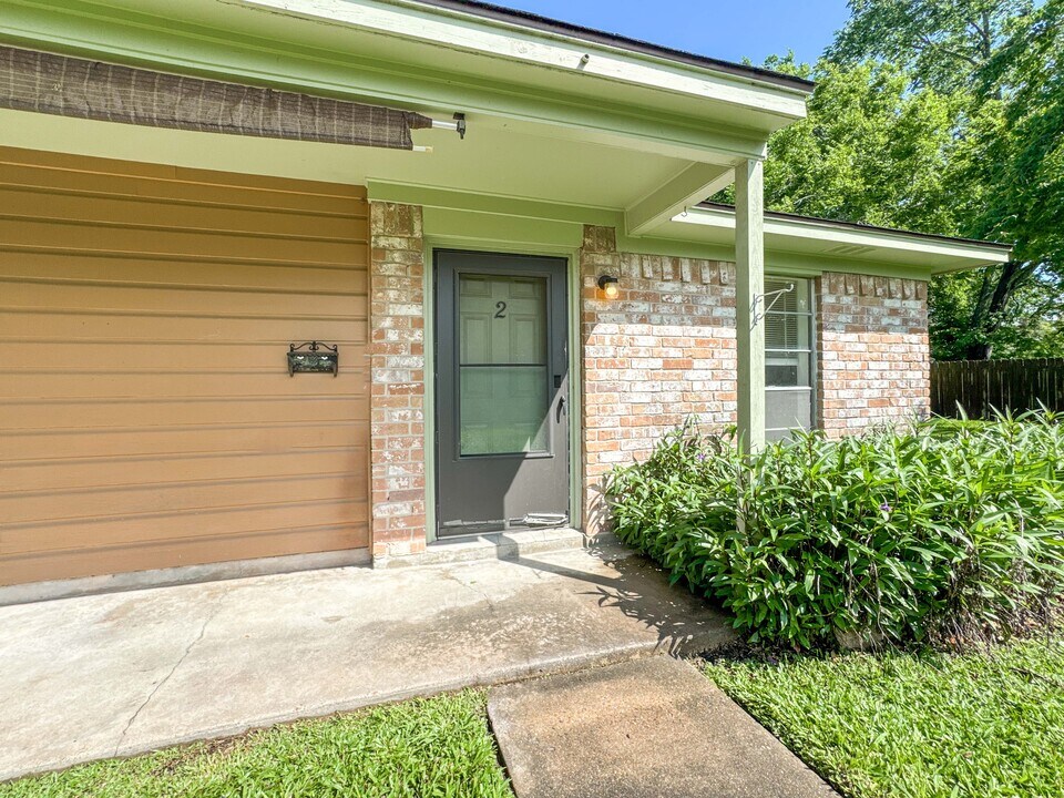 4537 Dakota St, Unit #2 in Dickinson, TX - Building Photo