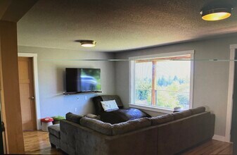 1505 NW 10th Ave in Camas, WA - Building Photo - Building Photo