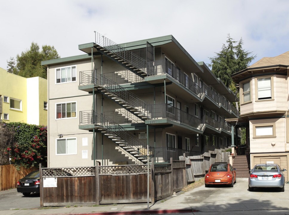 2821 Harrison St in Oakland, CA - Building Photo