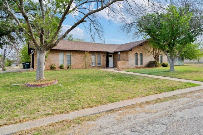 13 Nighthawk Trail in Del Rio, TX - Building Photo - Building Photo