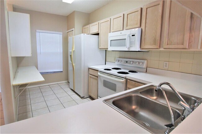 5011 Misty Canal Pl in Bradenton, FL - Building Photo - Building Photo