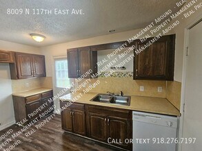 8009 N 117th E Ave in Owasso, OK - Building Photo - Building Photo