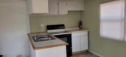 205-437 Holt Ave in Warner Robins, GA - Foto de edificio - Building Photo