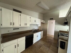 5239 W Freeway Ln in Glendale, AZ - Building Photo - Building Photo