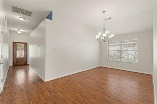 5935 Wildbriar Ln in Richmond, TX - Building Photo