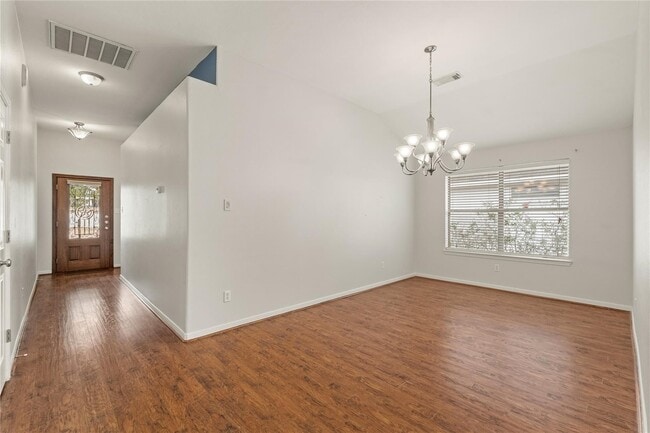 5935 Wildbriar Ln in Richmond, TX - Building Photo - Building Photo