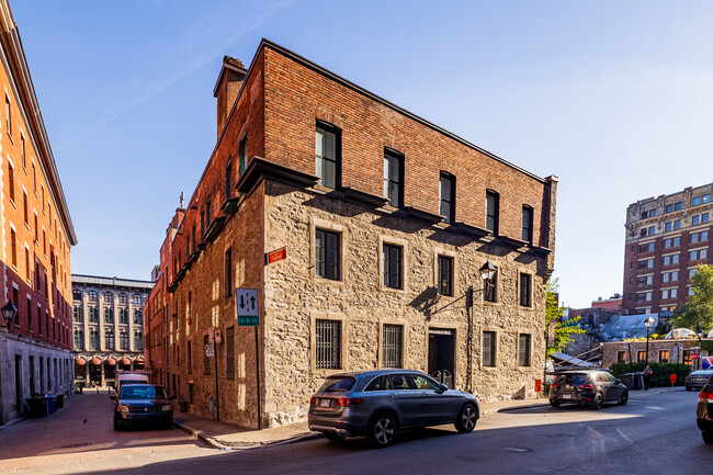 94 Sainte-Thérèse Rue in Montréal, QC - Building Photo - Building Photo