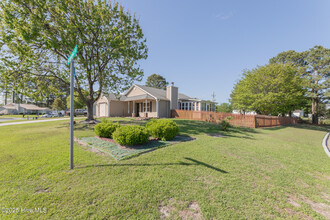 300 Running Rd in Jacksonville, NC - Foto de edificio - Building Photo