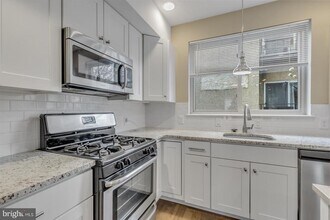 2030 Sepviva St in Philadelphia, PA - Building Photo - Building Photo
