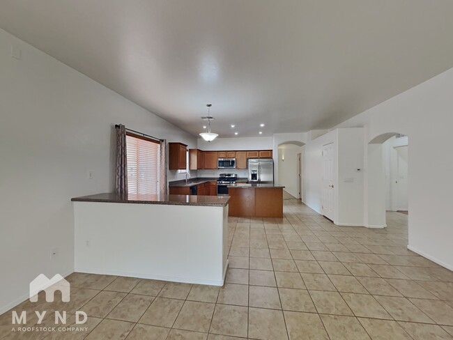 489 E Camino Rancho Seguro in Sahuarita, AZ - Building Photo - Building Photo