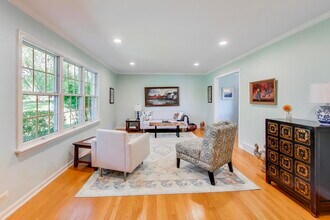 21301 N Woodland Ave in Barrington, IL - Building Photo - Building Photo