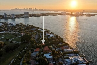 1100 N Shore Dr in Miami Beach, FL - Building Photo - Building Photo