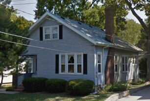 1543 S Chicago Ave in Freeport, IL - Building Photo