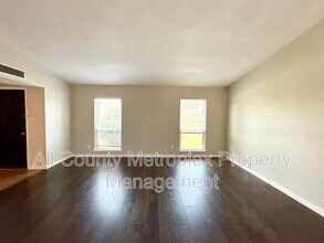 952 Lockhart Dr in Plano, TX - Foto de edificio - Building Photo