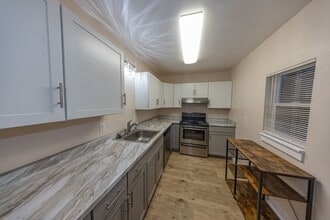 1316 Division St in Camas, WA - Building Photo - Building Photo