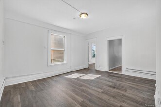 49 S Hamilton St in Poughkeepsie, NY - Foto de edificio - Building Photo