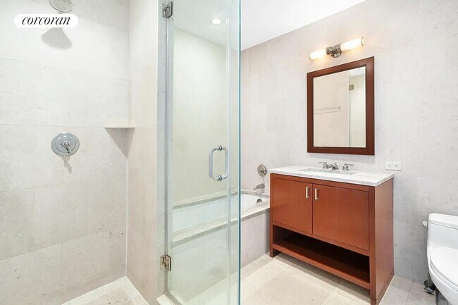 100 Riverside Blvd in New York, NY - Building Photo - Building Photo