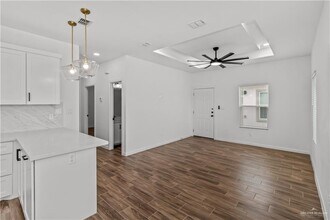 10 W Woodson Dr in Edinburg, TX - Building Photo - Building Photo
