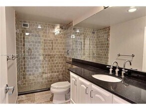 1890 S Ocean Dr, Unit #602 in Hallandale Beach, FL - Foto de edificio - Building Photo