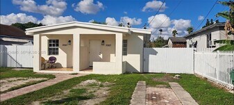 3083 NW 32nd St in Miami, FL - Building Photo