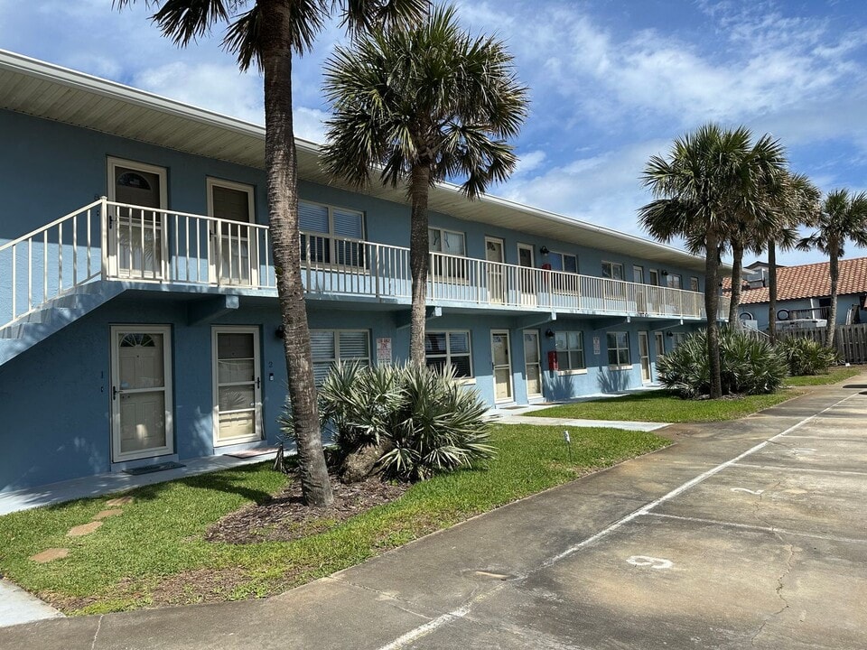 112 7th St S in Flagler Beach, FL - Building Photo