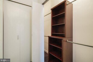 2101 Market St in Philadelphia, PA - Building Photo