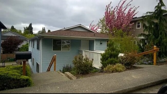 property at 5215 38th Ave SW
